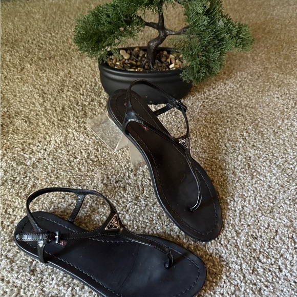 Prada Elegant Black Sandals - Picture 1 of 3